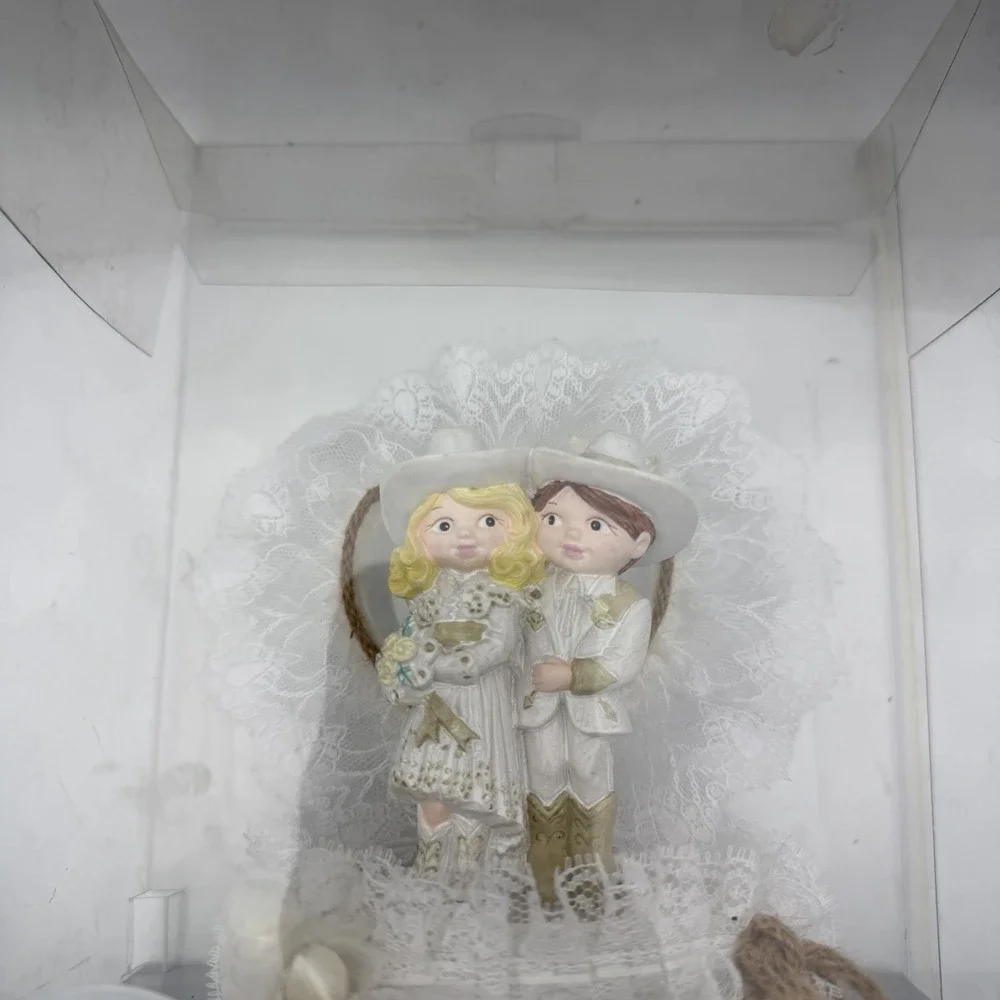 WILTON WESTERN ELEGANT COWGIRL BRIDE COWBOY GROOM WEDDING CAKE TOPPER-1995-R VNG